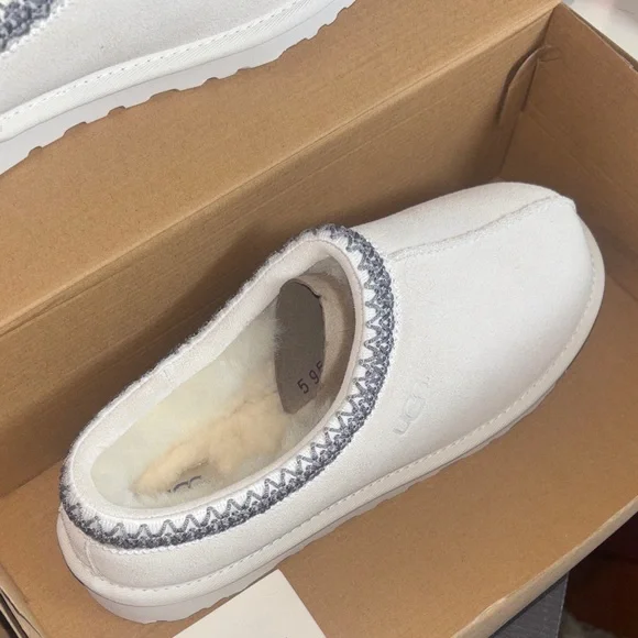 UGG Men’s Cream Slip-On Slippers